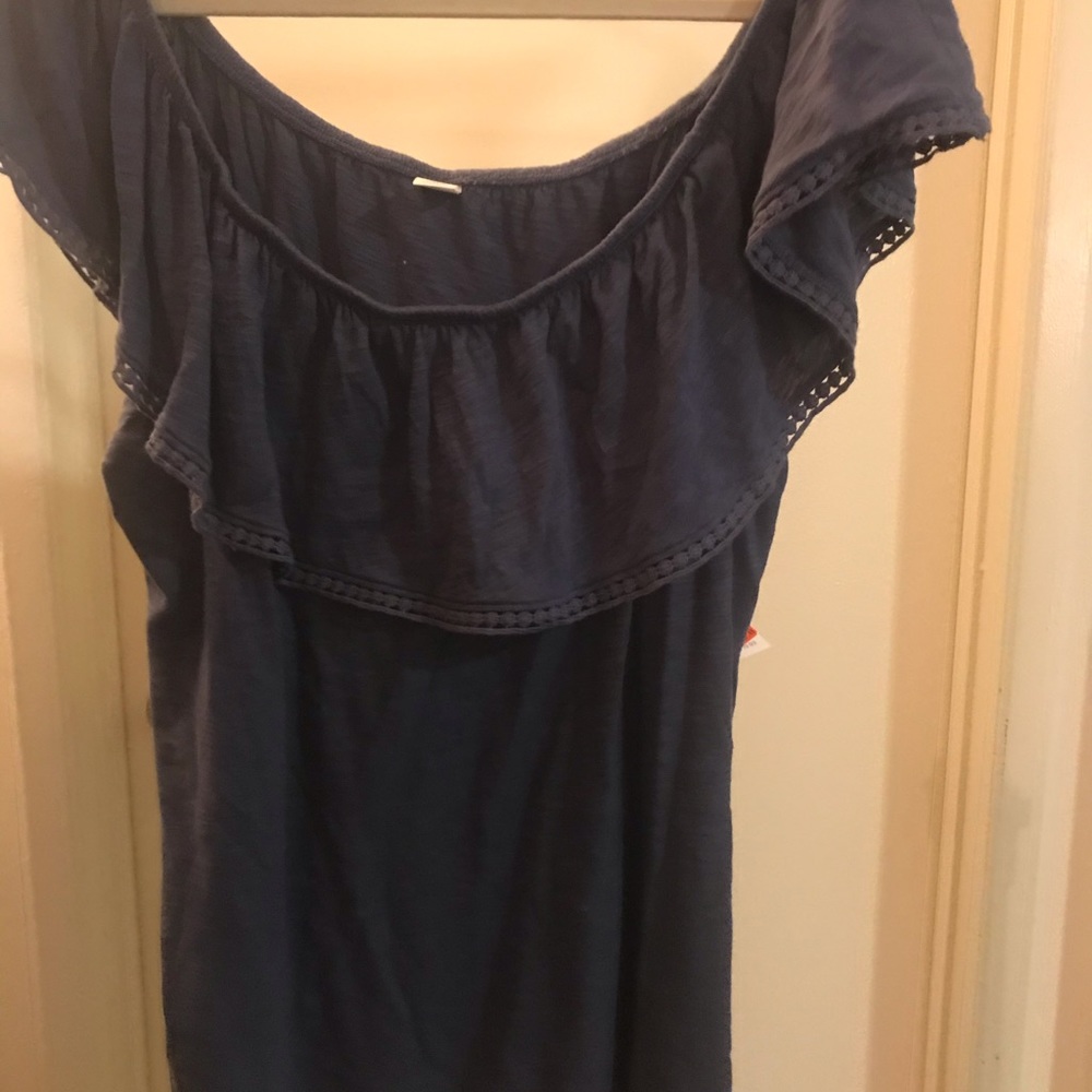 BRAND NEWold navy off shoulder blouse